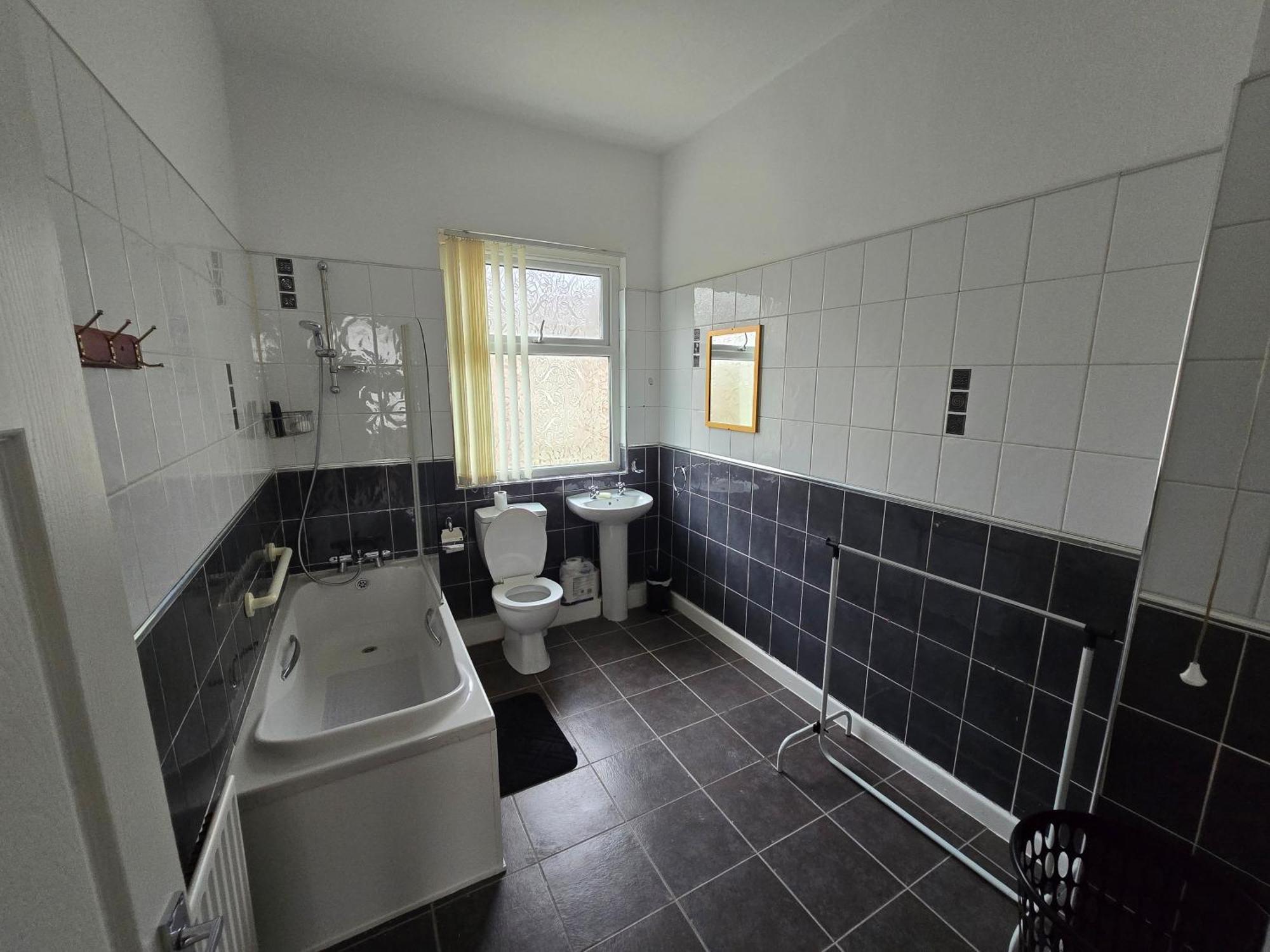 Anfield Guest House Sleeps 5 Ливърпул Екстериор снимка