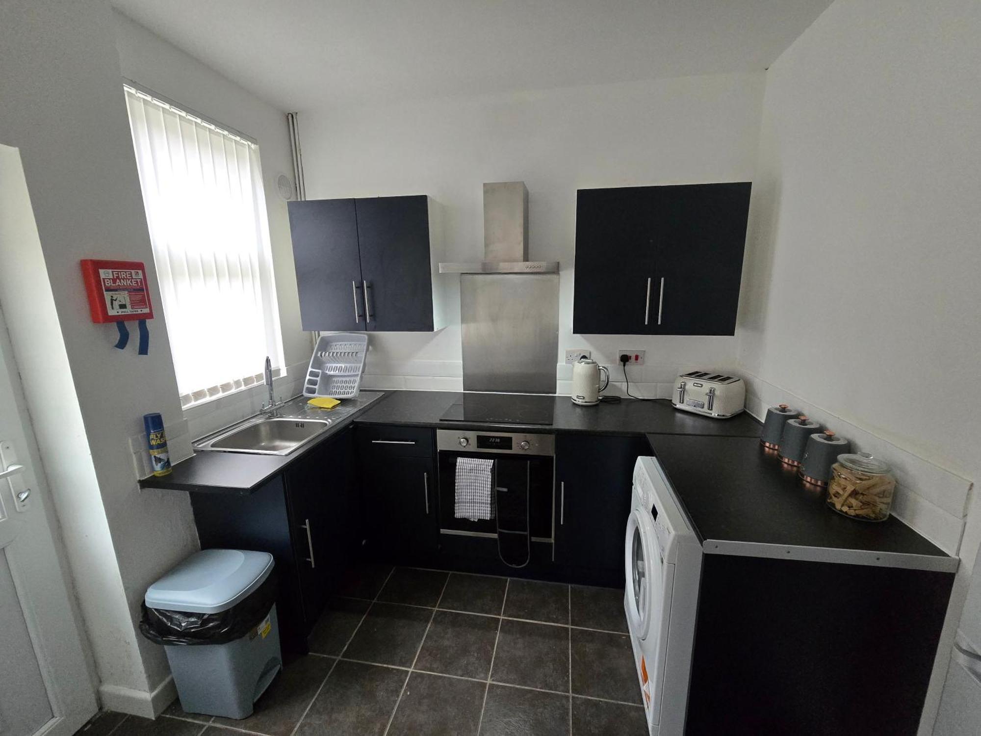 Anfield Guest House Sleeps 5 Ливърпул Екстериор снимка